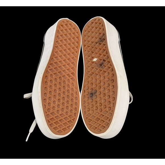 Athletic_Shoes